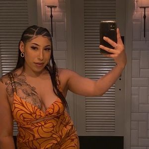 Meet your Posher, Leslie